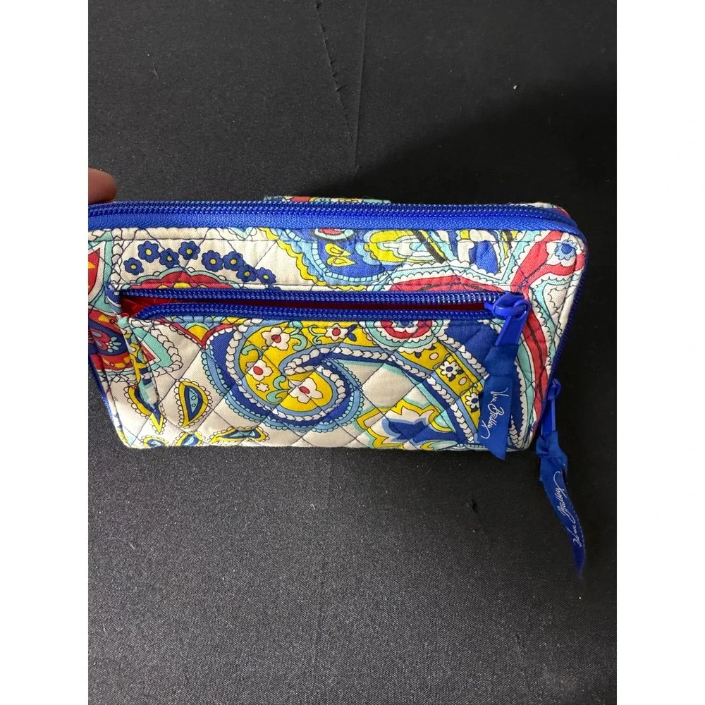 Vera Bradley Turnlock Wallet OS Blue Red Paisley Quilted Cotton Excellent‎ Zip